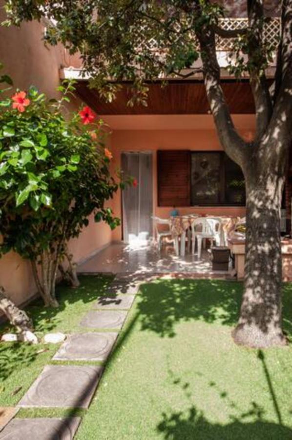 Casa A Schiera Con Giardino A Pochi Passi Dal Mare Διαμέρισμα Capitana Εξωτερικό φωτογραφία